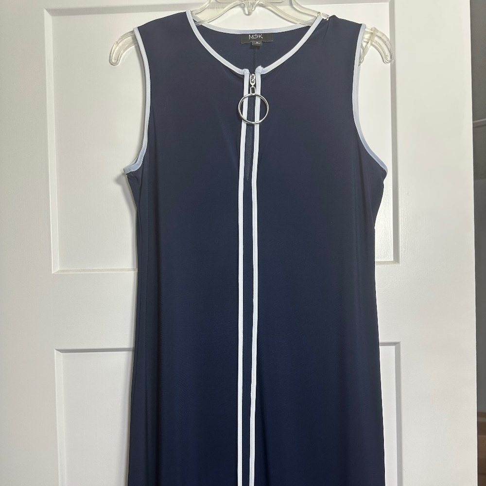 A line women's sleeveless blue dress. size M.